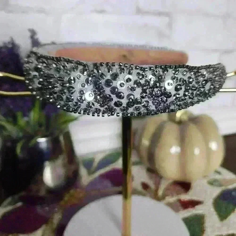 ✨️Silver Sparkly Headband ✨️ - Picture 2 of 3
